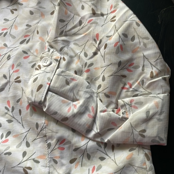 Royal Robbins NWT snap down UV protection 50+ size M Quick dry - Picture 4 of 9